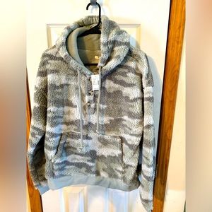 Maurice’s camo fleece pullover